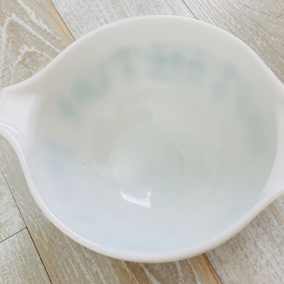 Pyrex Amish Butterprint Turquoise 441 Cinderella Mixing Bowl 1 1/2 Pint - Picture 3 of 8